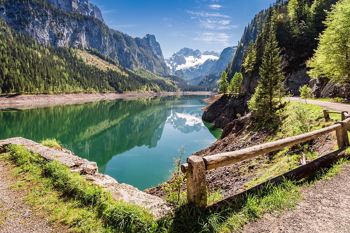 Stunning view of a lake in Upper Austria